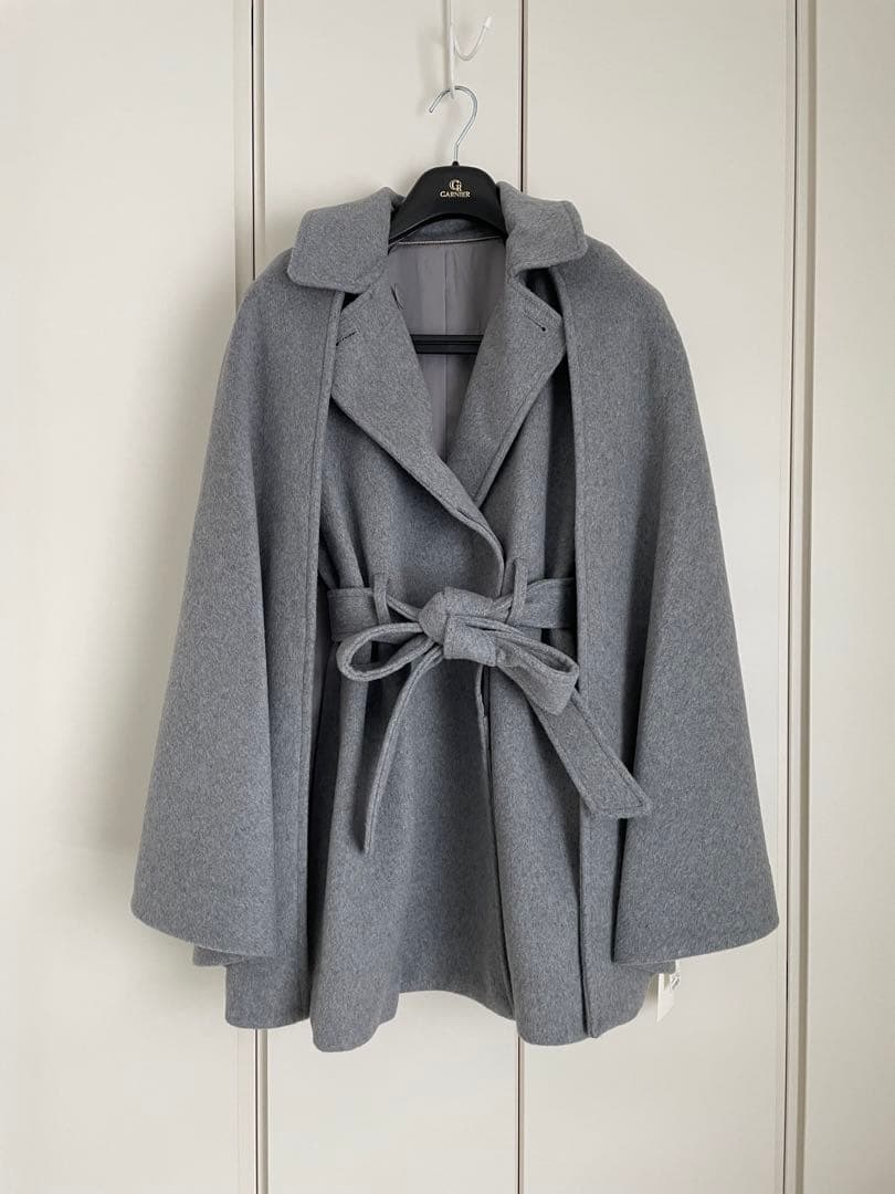 Sugar•*¨ LILY BROWN グレー ケープコート 新品タグ付き