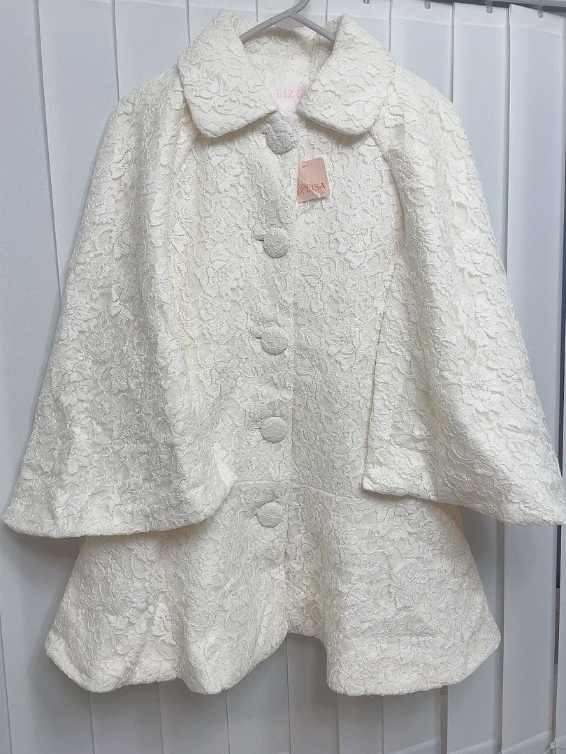 新品　リズリサ　LIZ LISA レース　Aラインコート　　ケープコートホワイト