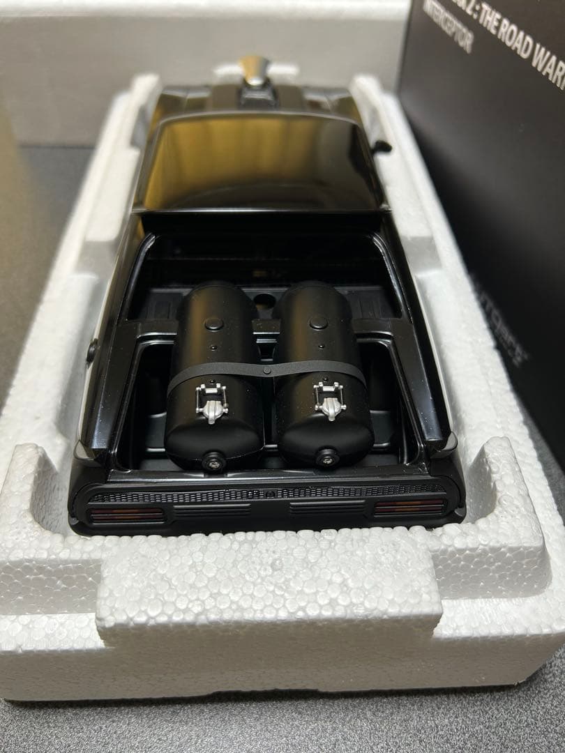 限定品AUTOart マッドマックス2アップグレードバージョン